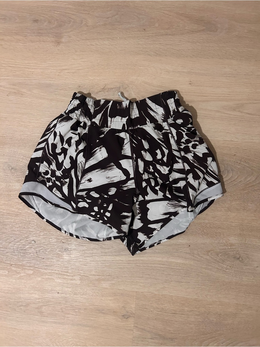 lululemon athletica Black & White Abstract Print Running Shorts